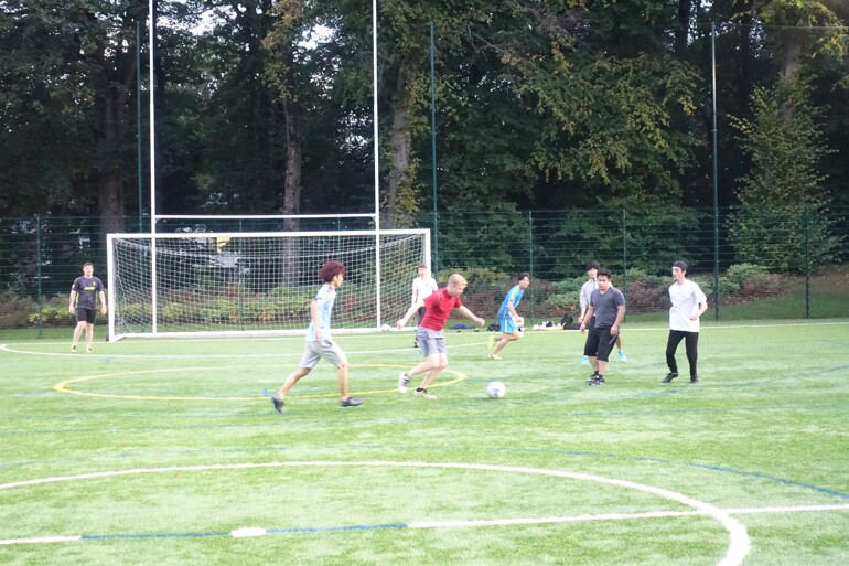 Football with Durham Univ students 3